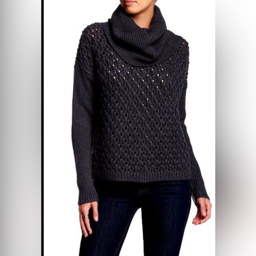 VGUC Alice + Olivia dark grey 100% wool patterned long sleeve cowl neck sweater